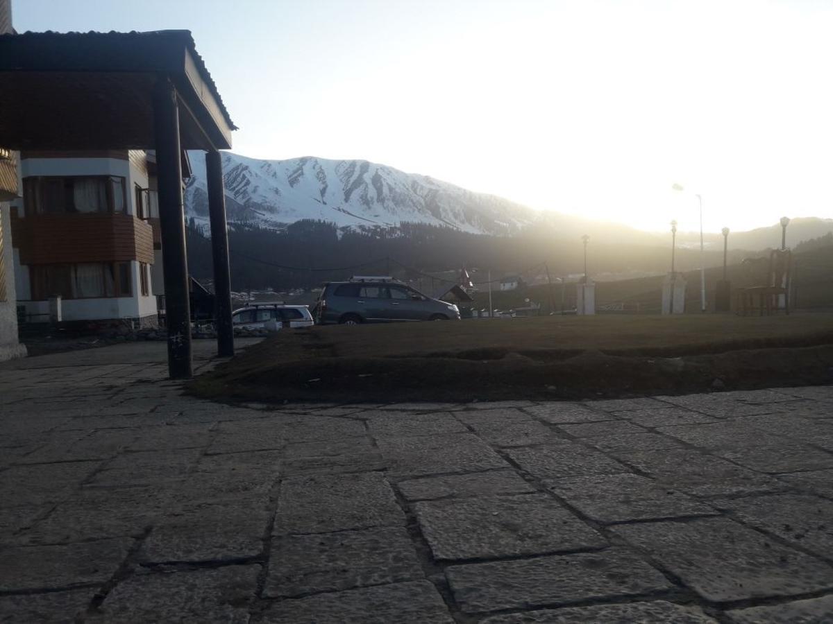 Hotel Gulmarg Inn Eksteriør billede
